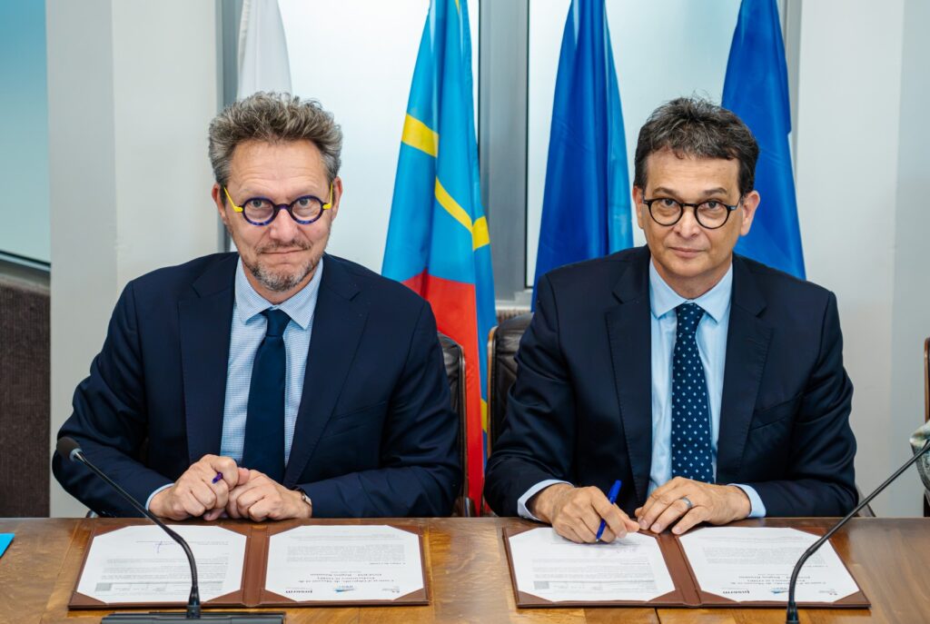 La Région Réunion et l'Inserm ont signé ce mercredi 9 septembre un Contrat d'Objectifs, de Moyens et de Performance pour renforcer la recherche en santé à La Réunion.