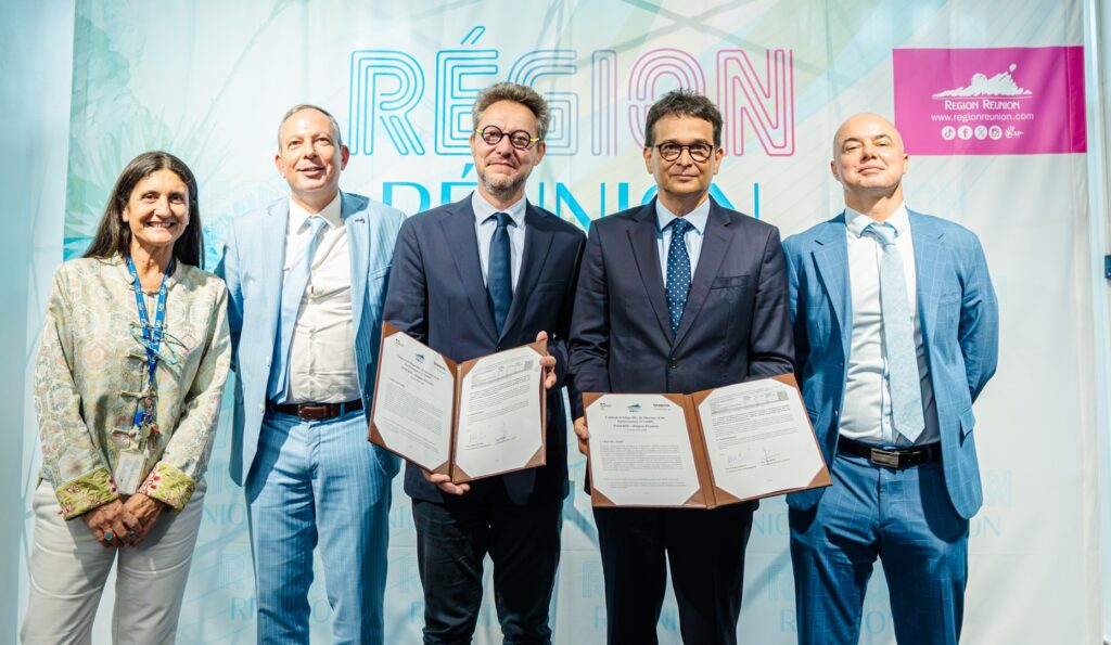 La Région Réunion et l'Inserm ont signé ce mercredi 9 septembre un Contrat d'Objectifs, de Moyens et de Performance pour renforcer la recherche en santé à La Réunion.