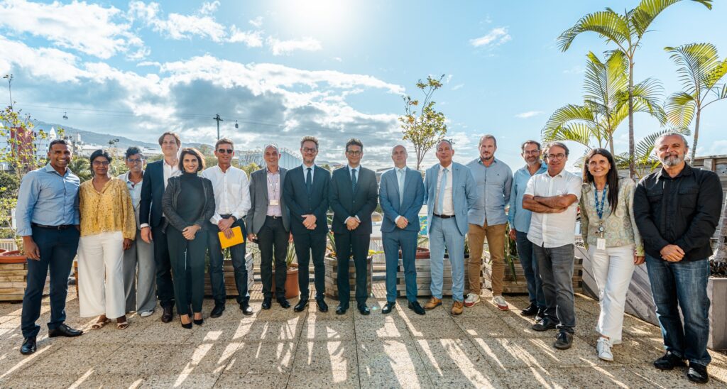 La Région Réunion et l'Inserm ont signé ce mercredi 9 septembre un Contrat d'Objectifs, de Moyens et de Performance pour renforcer la recherche en santé à La Réunion.