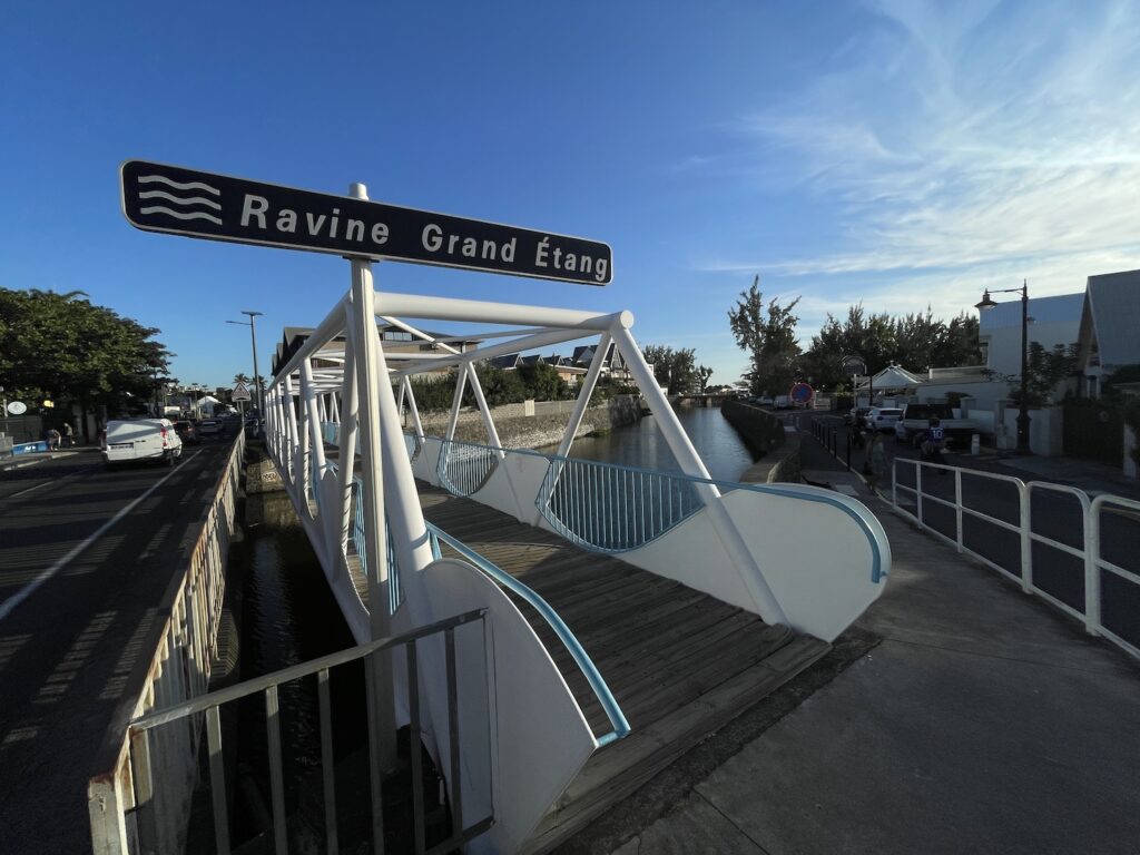 Prélèvement pollution phosphate ravine Grand Étang lanceur d'alerte