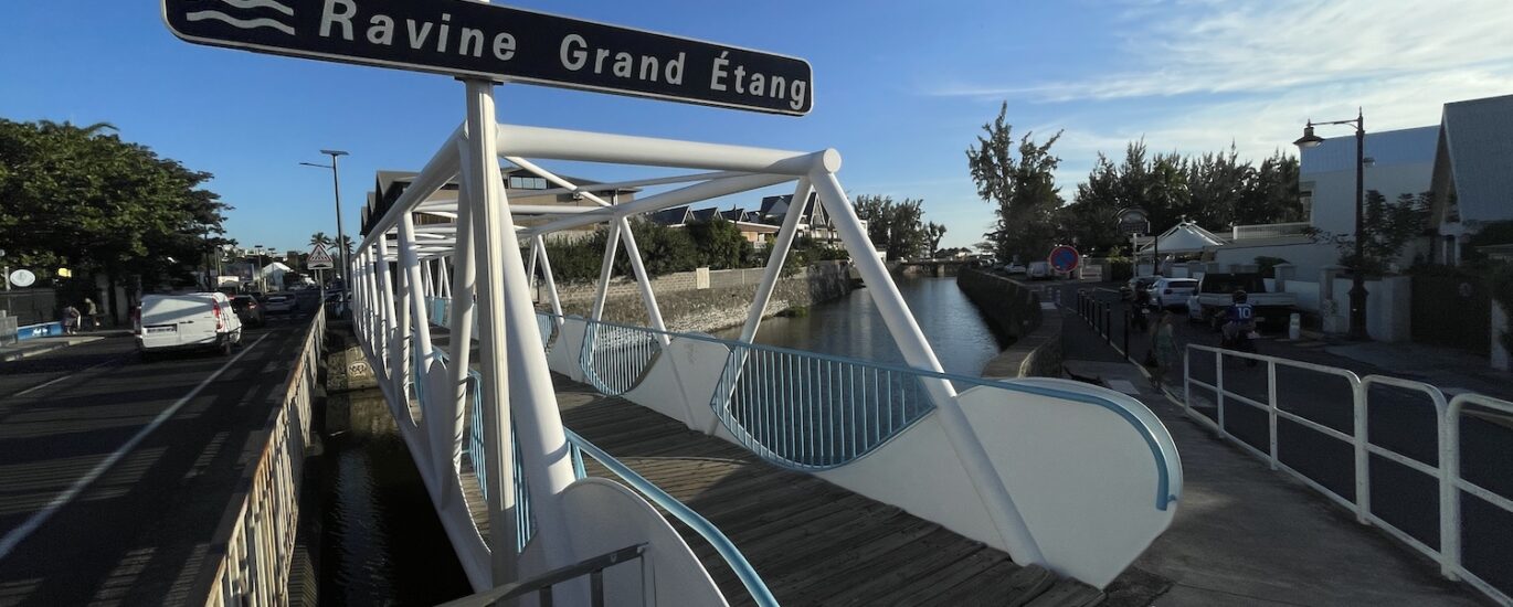 Prélèvement pollution phosphate ravine Grand Étang lanceur d'alerte